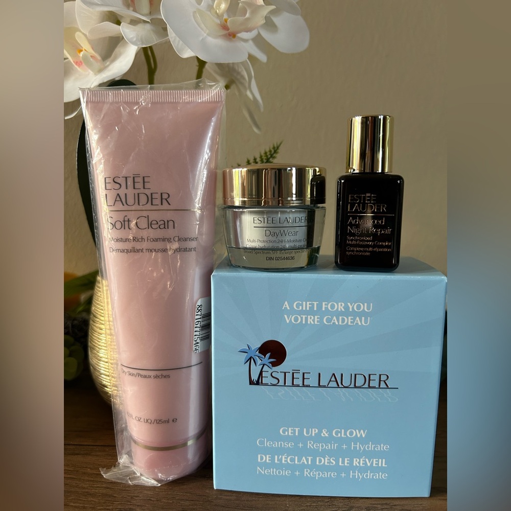 Estée Lauder Soft Clean Foaming Cleanser W/Mini Moisturizer & Serum Set NEW💗🩵